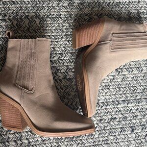 Vince Camuto Ackella Boot
